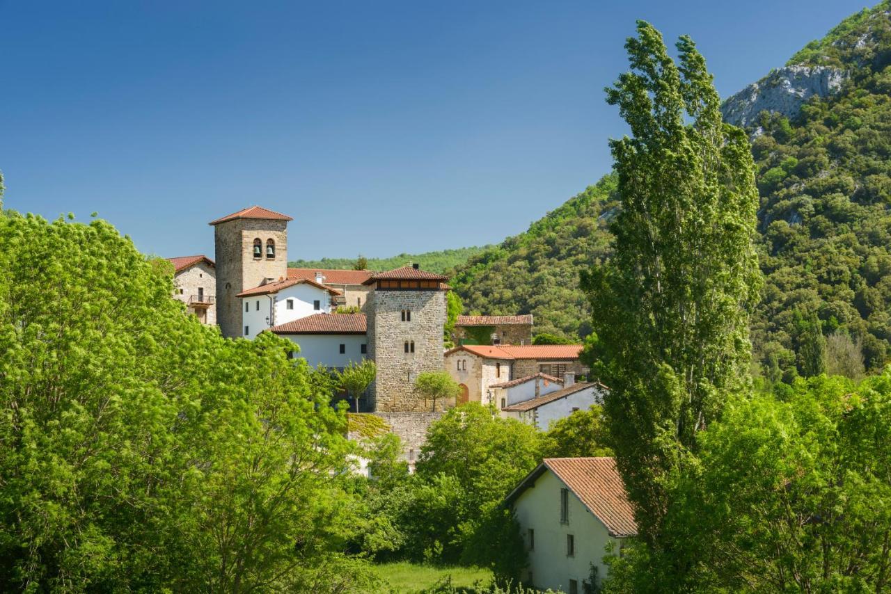 Hotel Rural Torre De Uriz ภายนอก รูปภาพ